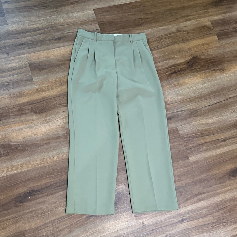 Aritzia The Effortless Pant- Light Green